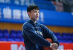 媒体人：不知道现在徐杰在FIBA赛场行不行总之在CBA一定行